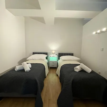 Place On Marienplatz 2 Schlafzimmer 70 Qm Jennifer München